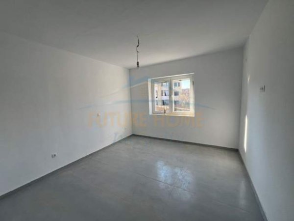 Tirane, jepet me qera apartament 2+1 Kati 4, 80 m² 500 Euro (SHKOLLA E BALETIT)