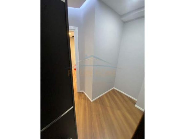 Tirane, shitet apartament 2+1+A Kati 2, 105 m²