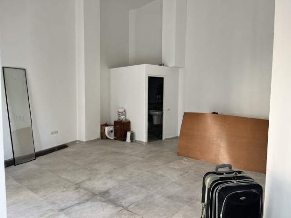 Tirane, jepet me qera ambjent biznesi Kati 0, 55 m² 600  (Rruga Barrikadave)