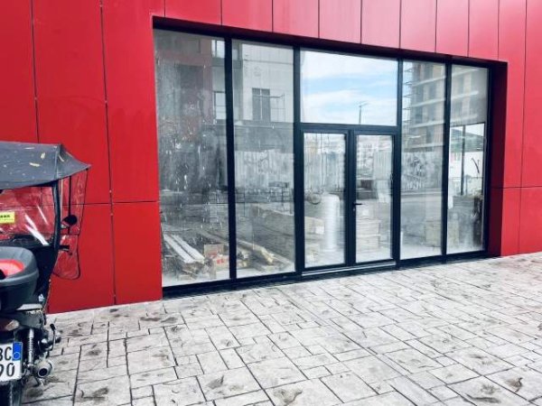 AMBJENT BIZNESI ME QERA   📍Tek Farmacia 10, 515 m² 5.000 Euro