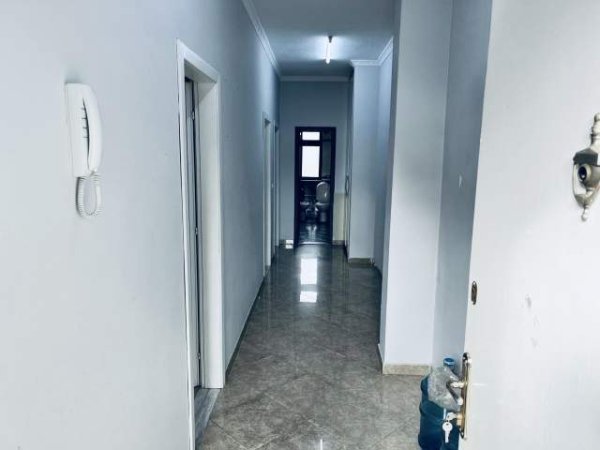 AMBJENT BIZNESI ME QERA  📍Tek Spitali i femijeve QSUT 70 m² 700 Euro (QSUT)