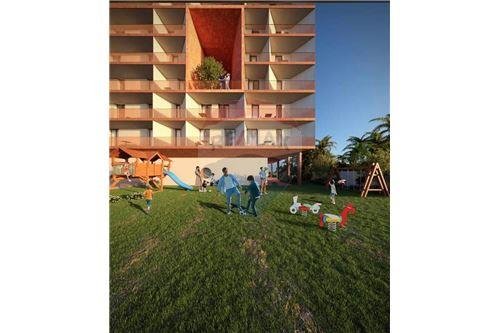 Tirane, shitet apartament 3+1 Kati 5, 2.650 Euro/m2 (Komuna e Parisit)