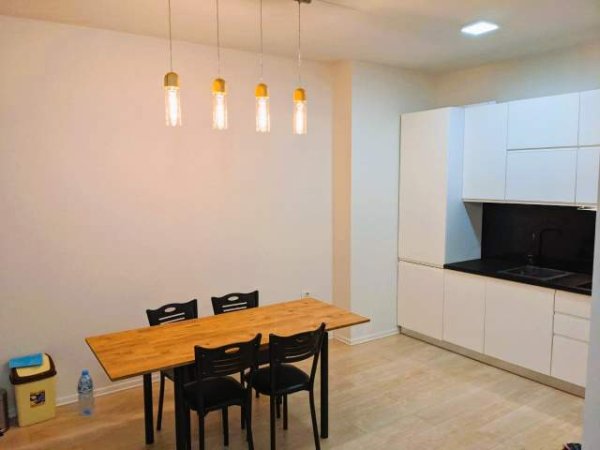 Tirane, jap me qera apartament 2+1+A+BLK Kati 7, 100 m² 900 Euro (Rruga Kosovareve)