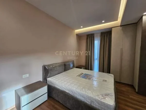 Tirane, jap me qera apartament 2+1 112 m² 800 Euro
