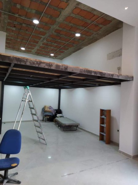 Tirane, jepet me qera ambjent biznesi Kati 0, 80 m² 60.000 Leke (PROKOP MIMA)