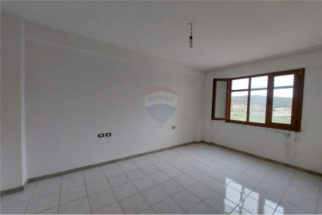 Vlore, shes apartament 3+1 Kati 3, 55.500 Euro (Vlore)