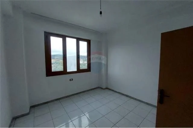 Vlore, shes apartament 3+1 Kati 3, 55.500 Euro (Vlore)