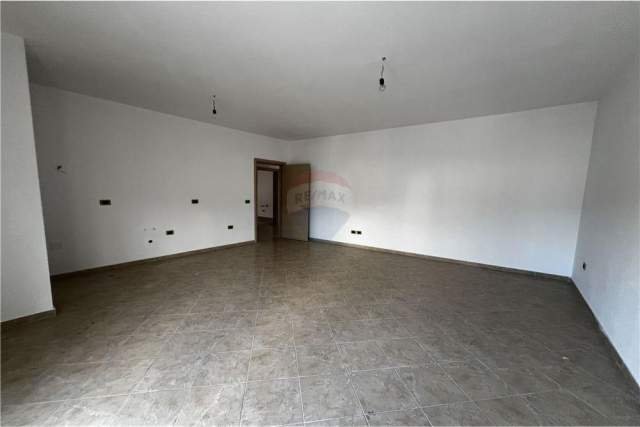 Vlore, shes Penthouse 3+1+BLK 240 m² 130.000 Euro (Vlore)