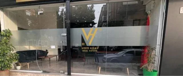 Tirane, shitet dyqan Kati 0, 53 m² 185.000 Euro (ISH EKSPOZITA SOT)