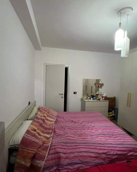 Tirane, jepet me qera apartament 1+1+BLK Kati 3, 65 m² 350 Euro (Fresk)