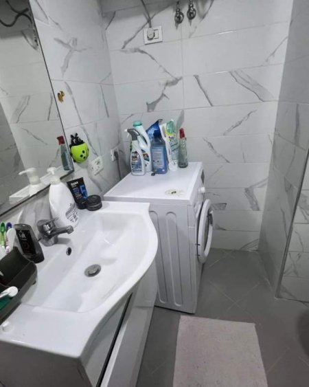 Tirane, jepet me qera apartament 1+1+BLK Kati 3, 65 m² 350 Euro (Fresk)