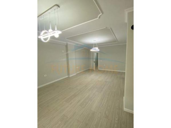 Tirane, shitet apartament 2+1+BLK Kati 3, 113 m² 150.000 Euro (pallat me shigjeta)