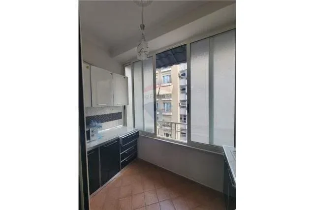 Tirane, jepet me qera apartament 1+1 Kati 5, 40 m² 350 Euro (Astir)