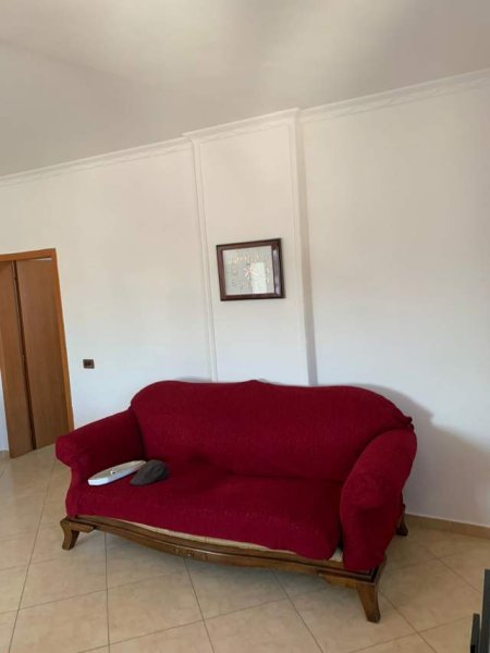 Tirane, jepet me qera apartament 2+1 Kati 5, 110 m² 40.000 Leke (Tregu Elektrik ,Rruga Sali Nivica)