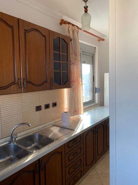 Tirane, jepet me qera apartament 2+1 Kati 5, 110 m² 40.000 Leke (Tregu Elektrik ,Rruga Sali Nivica)