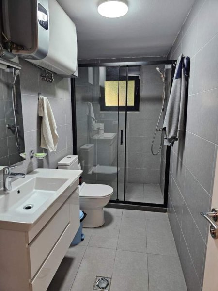 Tirane, jepet me qera zyre Kati 2, 85 m² 800 Euro (21 dhjetori)