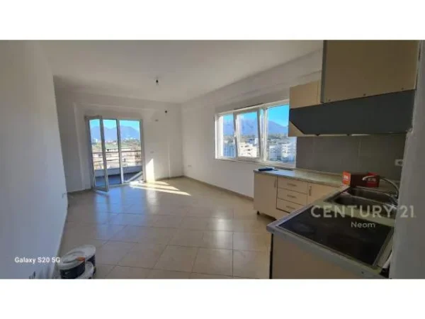 Tirane, jepet me qera apartament 2+1+BLK Kati 4, 90 m² 500 Euro (Liqeni i Thate)