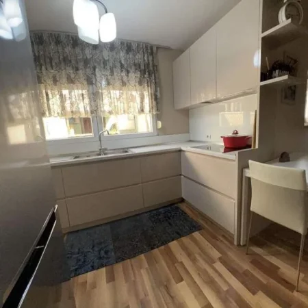 Tirane, shitet apartament 1+1+BLK Kati 5, 70 m² 165.000 Euro (Rruga Myslym Shyri)