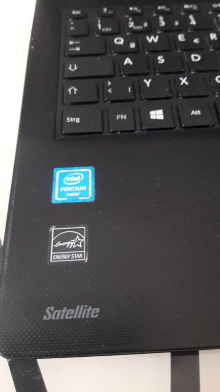 Tirane, shes Laptop Toshiba Satellite 15.000 Leke