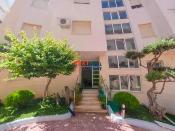 Lungomare, jepet me qera apartament 1+1+BLK Kati 4, 60 m² 300 Euro (Prane Marina Bay)