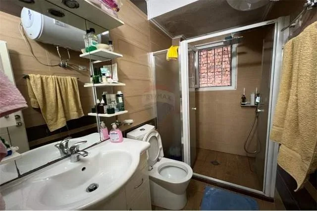 Tirane, jepet me qera apartament 3+1+BLK Kati 2, 140 m² 850 Euro (Stadiumi Dinamo)