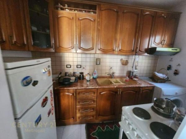 Tirane, shitet apartament 3+1+BLK Kati 4, 83 m² 125.000 Euro (Selvia)