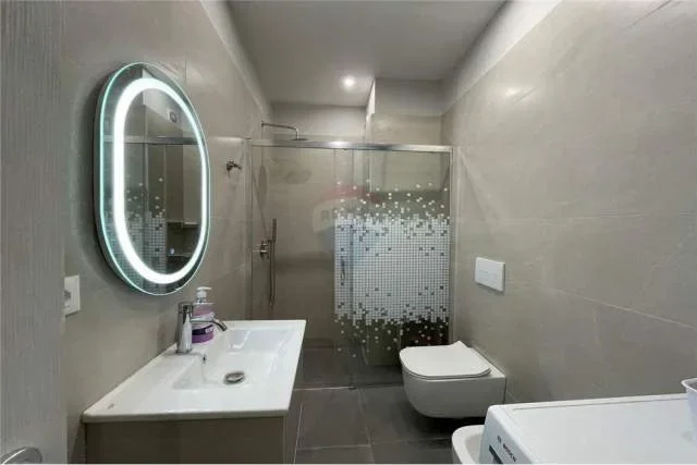 Tirane, jepet me qera apartament 1+1 Kati 2, 68 m² 420 Euro