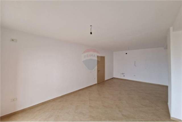 Vlore, shes apartament 1+1+BLK Kati 2, 81 m² 1.350 Euro (Rr Dhimiter Konomi)