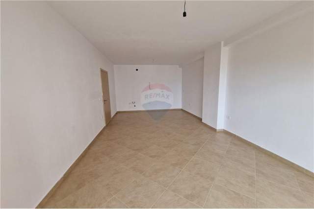 Vlore, shes apartament 1+1+BLK Kati 2, 81 m² 1.350 Euro (Rr Dhimiter Konomi)