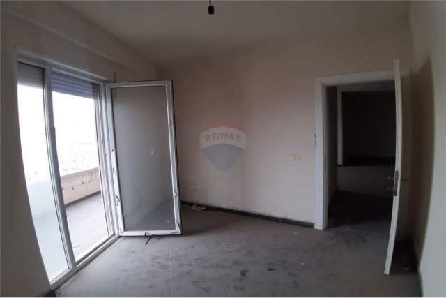 Vlore, shes 3+1+BLK Kati 9, 180 m² 130.000  (Rr Hajredin Haxhiraj)