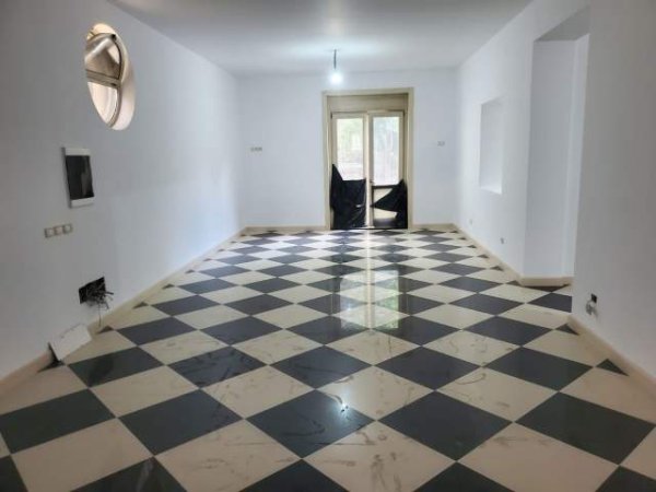 Tirane, jepet me qera ambjent biznesi Kati 0, 145 m² 1.500 Euro (rruga gjin bue shpata)