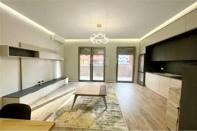 Tirane, jepet me qera apartament 800 Euro