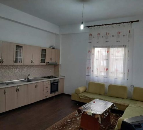 Tirane, jepet me qera apartament 1+1+BLK Kati 2, 75 m² 300 Euro (Qyteti Studenti)