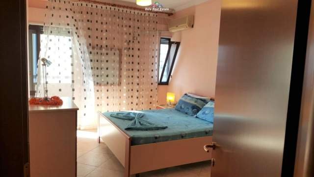 Tirane, jepet me qera apartament 1+1+BLK Kati 8, 70 m² 500 Euro (blloku)