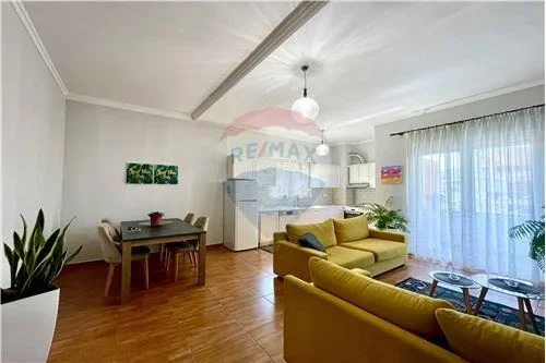 Tirane, jepet me qera apartament Kati 3, 109 m² 800 Euro (bulevardi gjergj fishta)