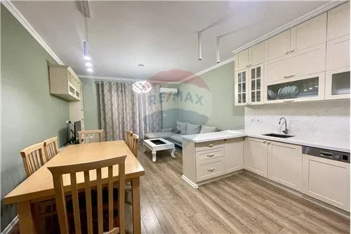 Tirane, jepet me qera apartament 2+1 Kati 2, 110 m² 800 Euro (Rruga e Kosovarve)