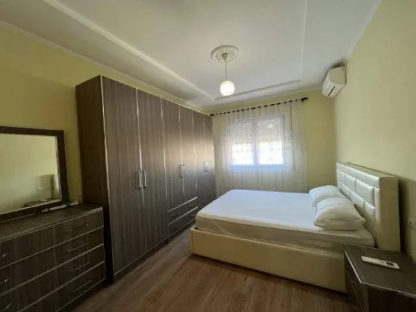 Tirane, jepet me qera apartament Kati 3, 87 m² 700 Euro (rruga e kavajes)