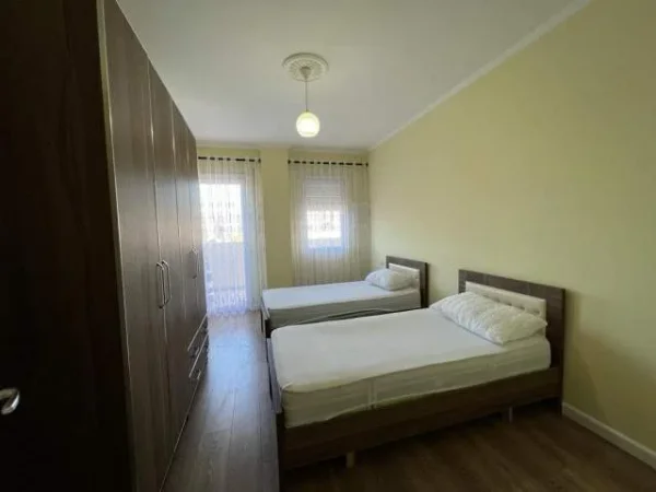 Tirane, jepet me qera apartament Kati 3, 87 m² 700 Euro (rruga e kavajes)