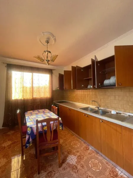 Tirane, jap me qera apartament 1+1+BLK Kati 2, 78 m² 380 Euro (Ali Demi)