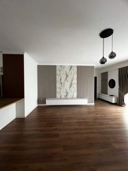 Tirane, shitet apartament 2+1 Kati 4, 110 m² 175.000 Euro (5 MAji FIKS TEK EMERALD CENTER)