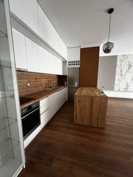 Tirane, shitet apartament 2+1 Kati 4, 110 m² 175.000 Euro (5 MAji FIKS TEK EMERALD CENTER)