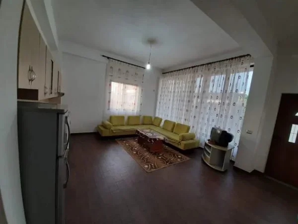 Tirane, jepet me qera Vile 1+1+BLK Kati 2, 70 m² 280 Euro (rruga fuat toptani)