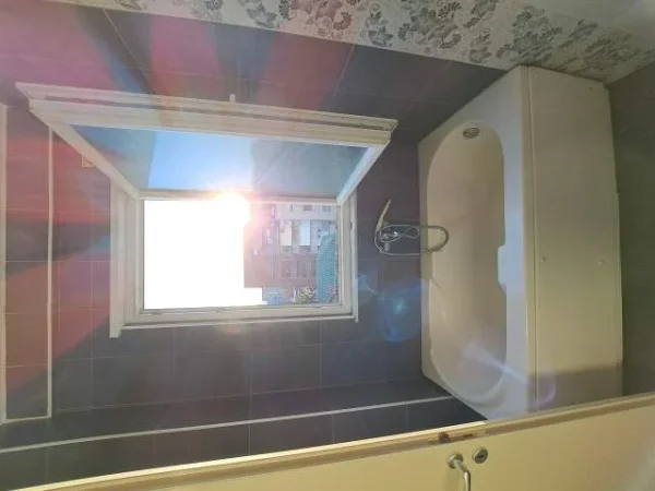 Tirane, jepet me qera apartament 2+1 Kati 4, 93 m² 450 Euro (ali demi)