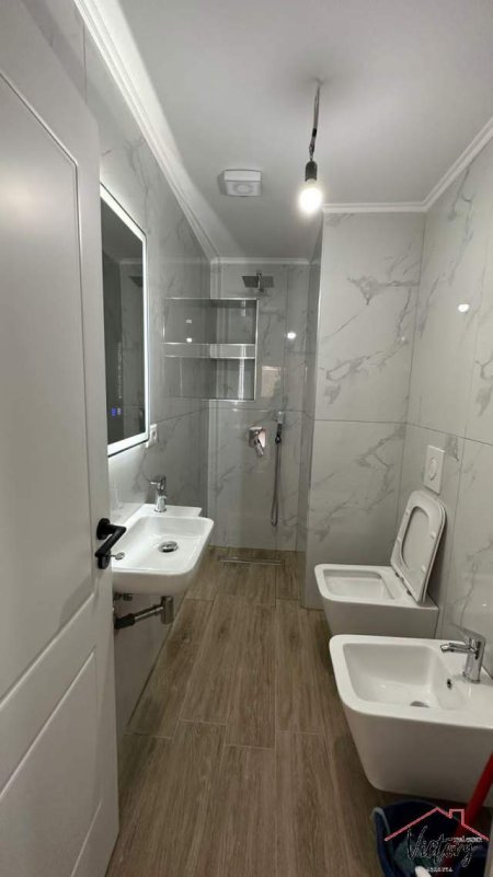 Tirane, shitet apartament 3+1+BLK Kati 3, 86 m² 158.000 Euro (21 Dhjetori)