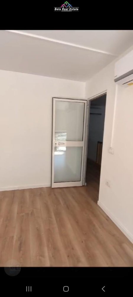 Tirane, jepet me qera zyre Kati 2, 50 m² 500 Euro (Stacioni i Trenit)