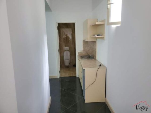 Tirane, jepet me qera zyre Kati 0, 150 m² 1.500 Euro (bllok , tirane)