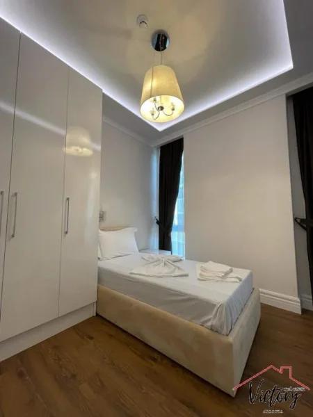 Tirane, jepet me qera apartament 4+1+BLK Kati 6, 144 m² 3.000 Euro (park gate)