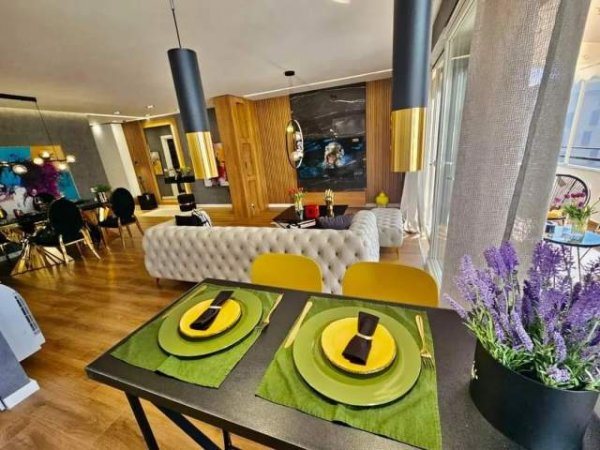 Tirane, shitet apartament 2+1+A+BLK 137 m²  (21 Dhjetori, Hotel Mondiali)
