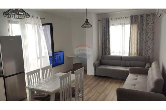 Tirane, jepet me qera apartament 1+1 71 m² 500 Euro