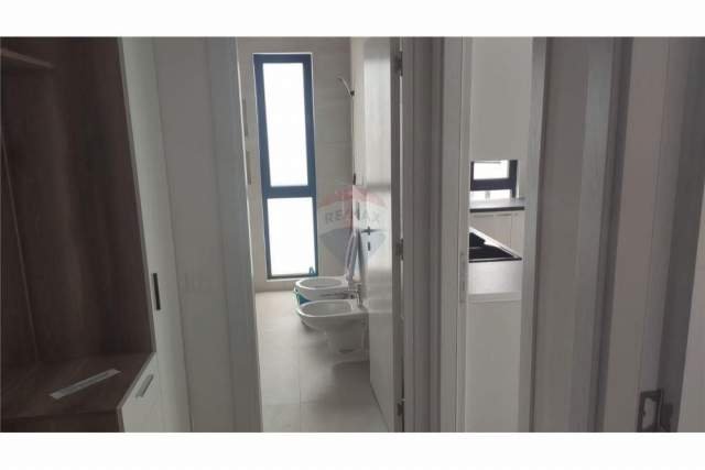 Tirane, jepet me qera apartament 1+1+A Kati 10, 71 m² 500 Euro